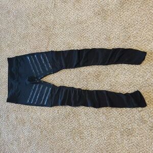 Alo Yoga Ribbed Lineal Goddess Leggings